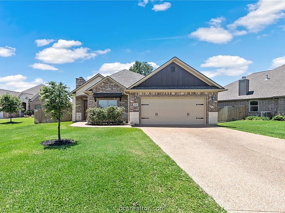 1st image of 2135 Chestnut Oak Cir