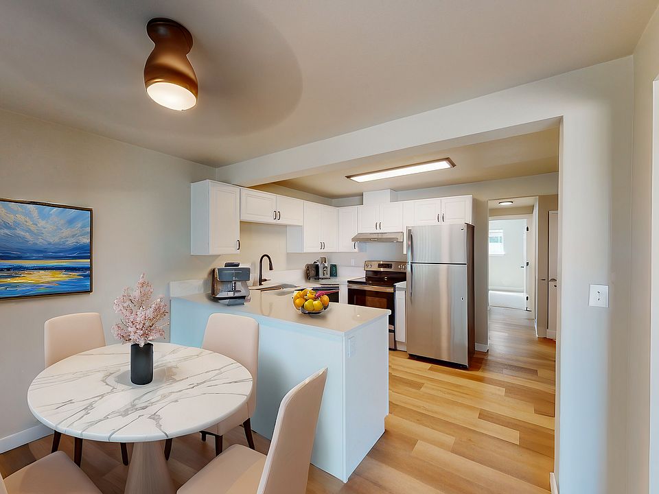 Elegant Kitchen and Dining Space