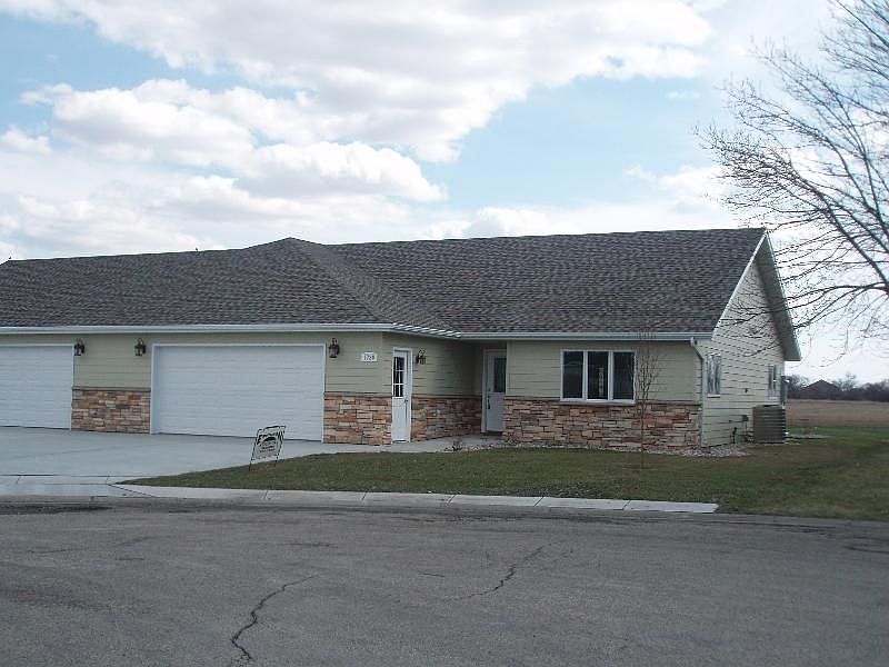 2nd image of 1720 Arthurs Ct