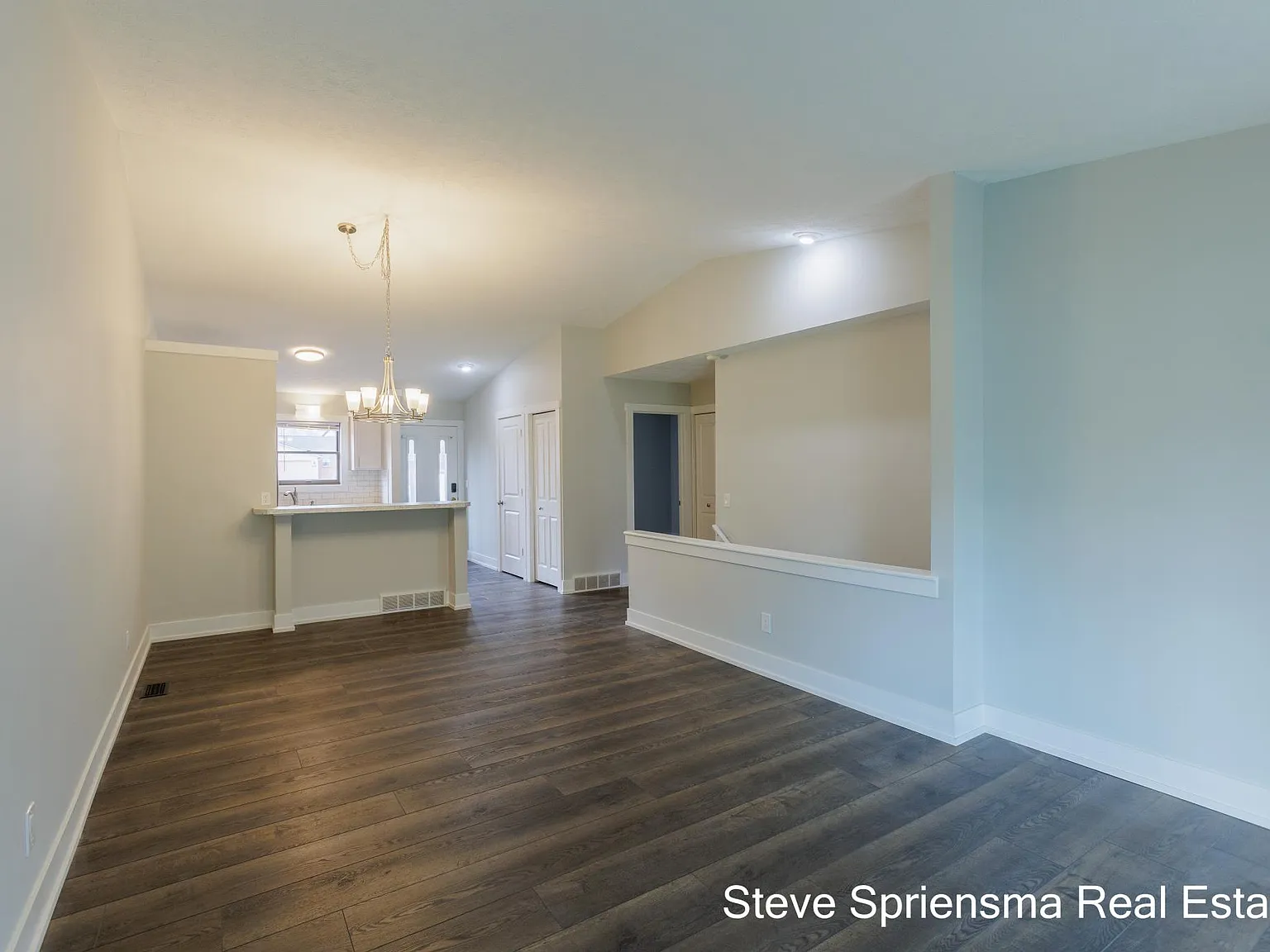 3266 Piccadilly Cir SE — Photo 3