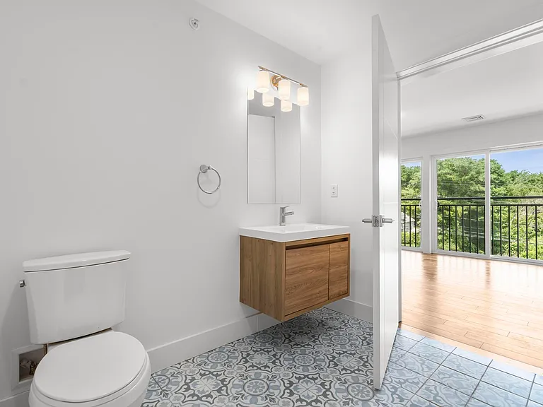 245 E Main St #10 — Photo 4