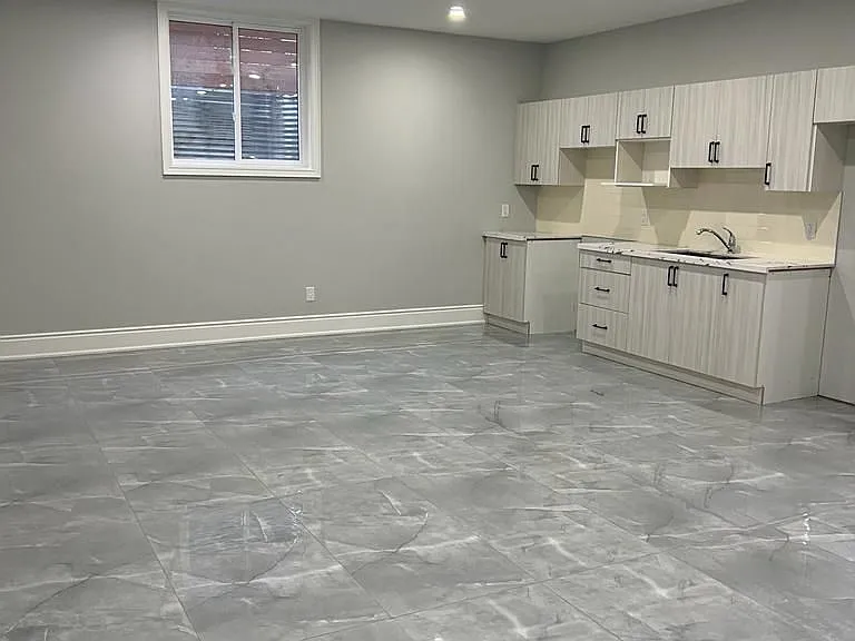 33 Twin Pauls Cres #BASEMENT — Photo 4