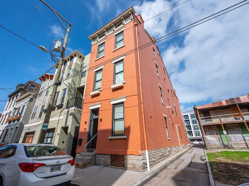 1st image of 206 Wade St
