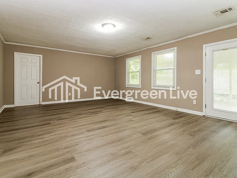 3533 Dundale Rd — Photo 3