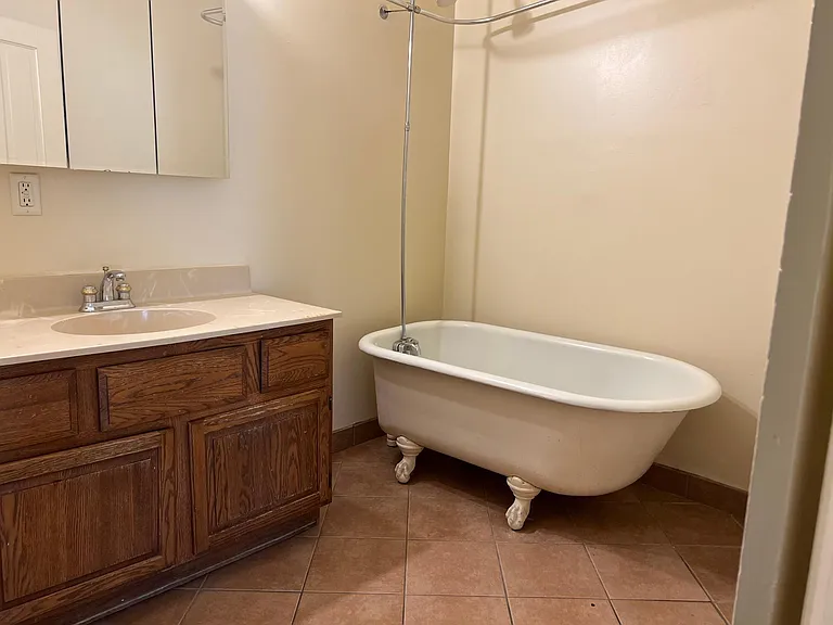 1415 Washington St — Photo 10