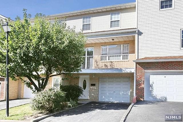1st image of 10 Elmwood Dr