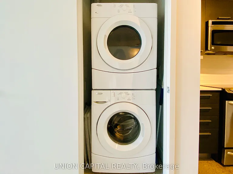 510 King St E #607 — Photo 15
