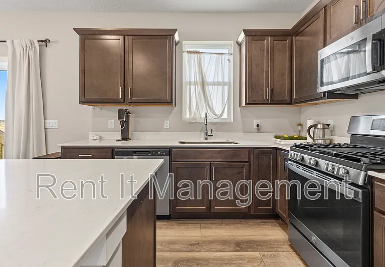 6910 Stony Point Dr — Photo 11