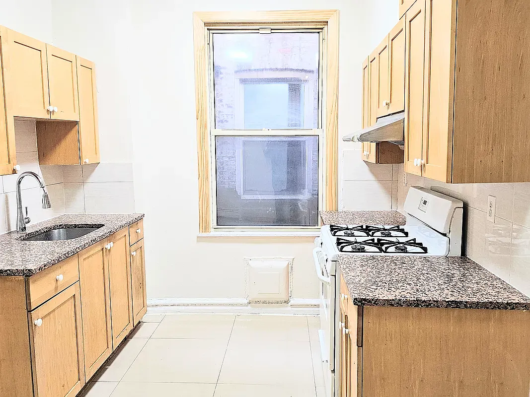6711 Fifth Avenue — Photo 2