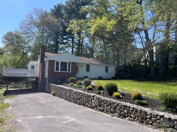 19 Fresh Pond Cir, Plymouth, MA 02360