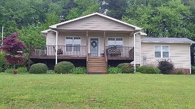 1st image of 69 Chateau Ln