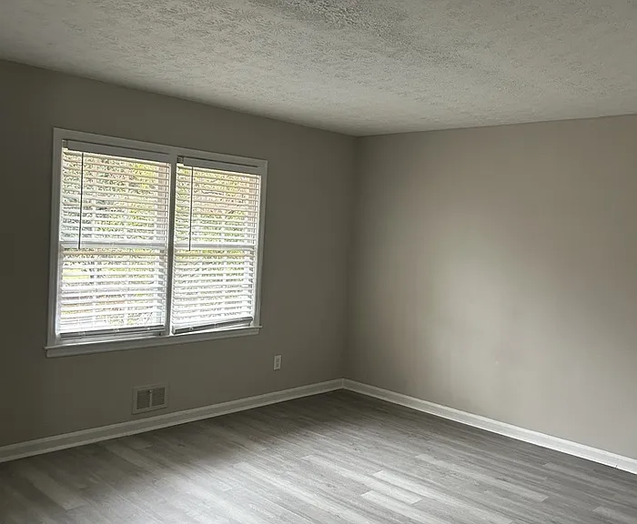 2330 Maryland Ct — Photo 4