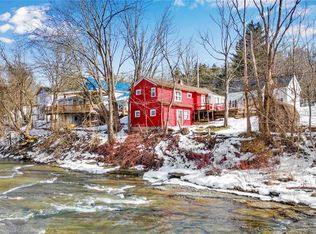 747 W Falls Rd, West Falls, NY 14170