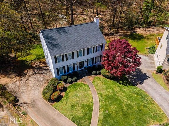 4th image of 2090 Montrose Ct
