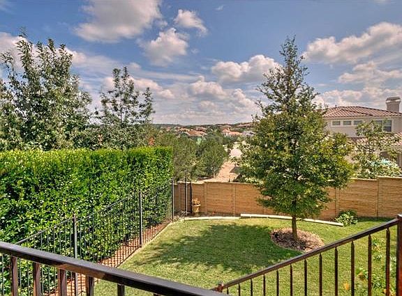 2nd image of 310 Indianwood Dr