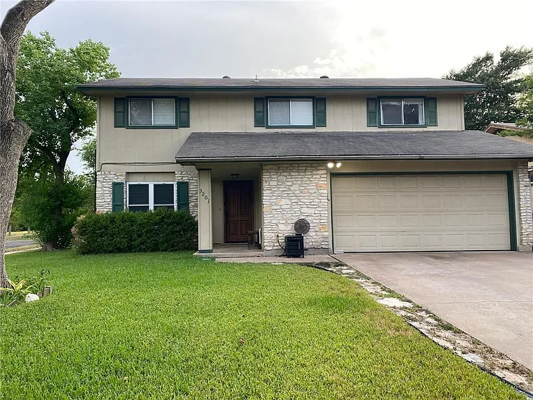 3201 Canter Ln — Photo 2