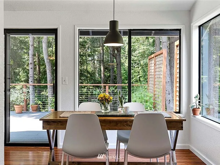 17th Avenue Ct NW — Photo 8