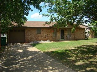206 W Emerald Ave, Iowa Park, TX 76367
