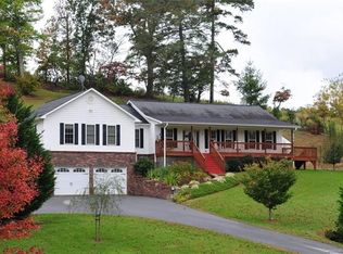 47 Golden Ln, Leicester, NC 28748