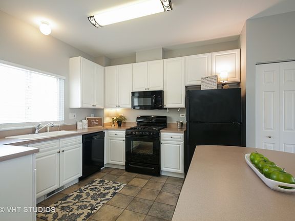 4th image of 2405 Daybreak Ct #2405
