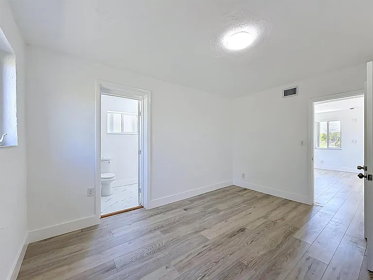 10230 SW 177th St — Photo 7