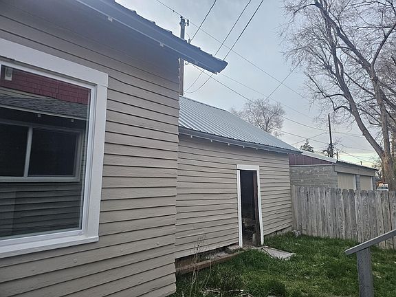 3rd image of 831 SW 1st St #C