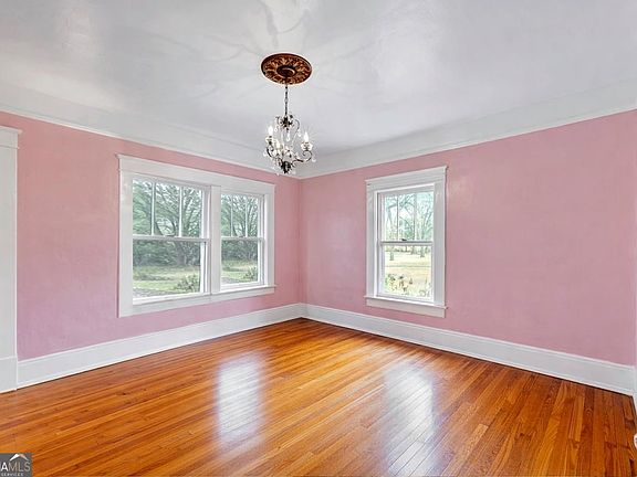 3rd image of 812 E 14th Ave