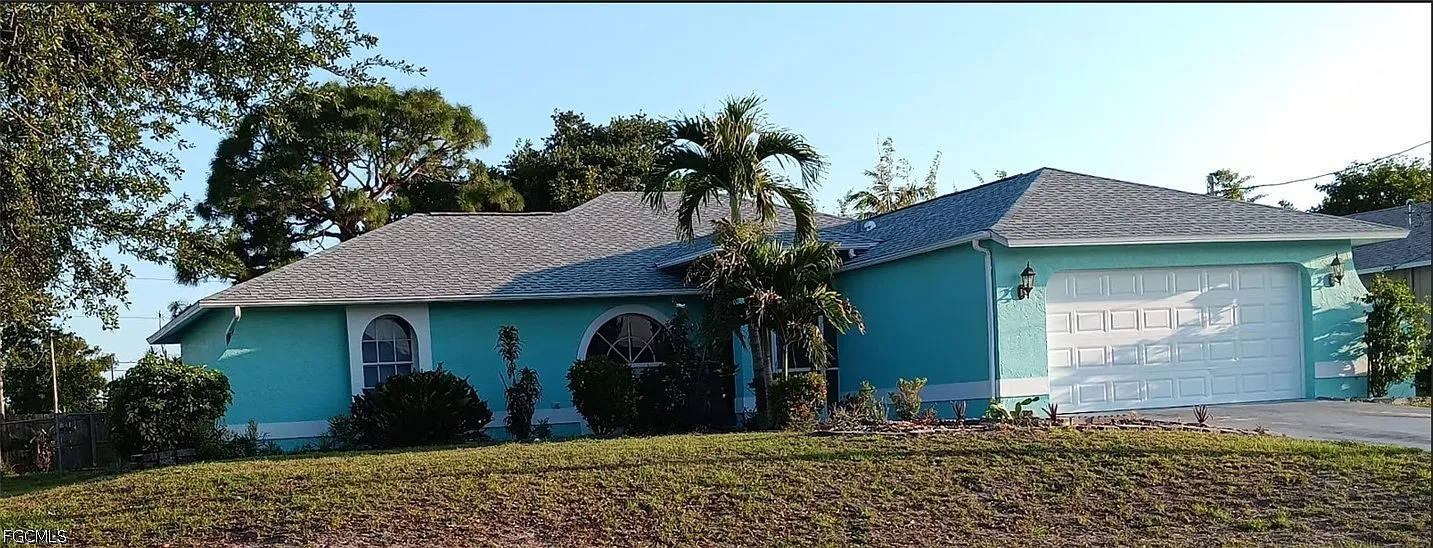 3 bed, 2.0 bath, 1578 sqft, $2,145 — Photo 1