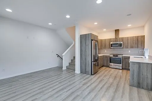 3216 15th Ave W #D — Photo 9