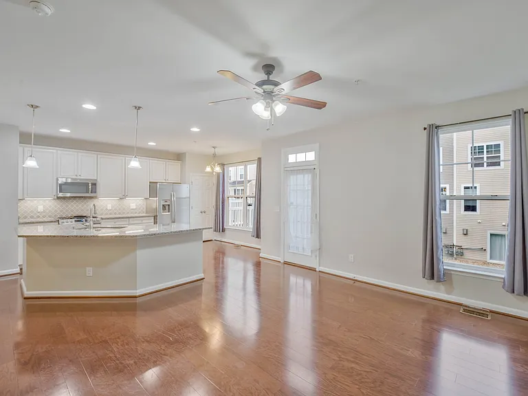 25218 Briargate Ter — Photo 6