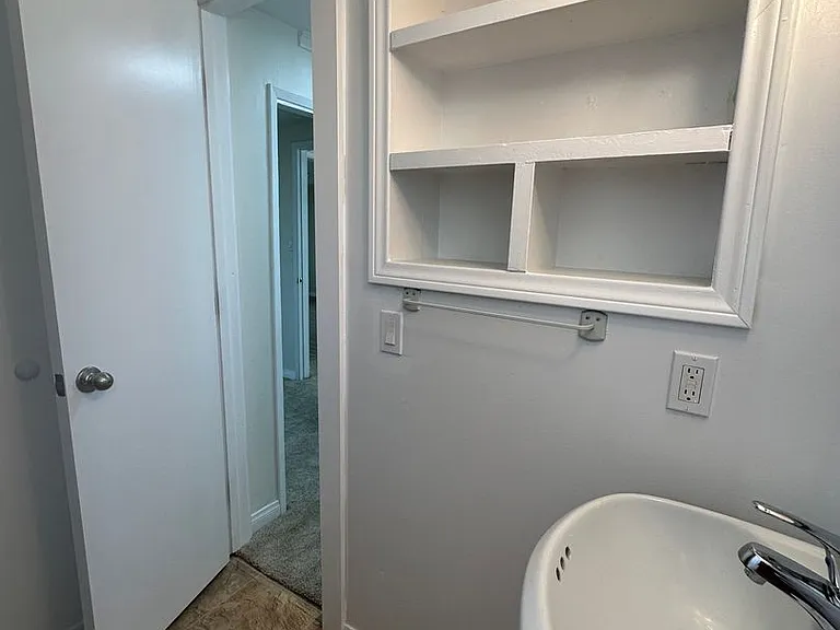 637 Schley St — Photo 12