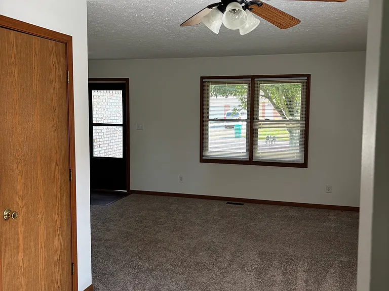 157 Sycamore St #1 — Photo 4