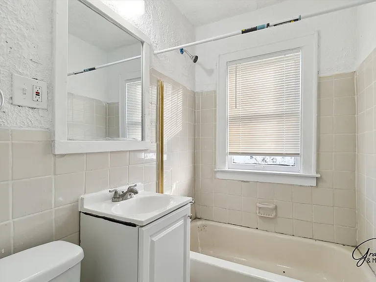 16211 Kentucky St — Photo 11