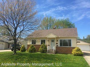 5876 Scarlet Oak Dr, Bedford Hts, OH
