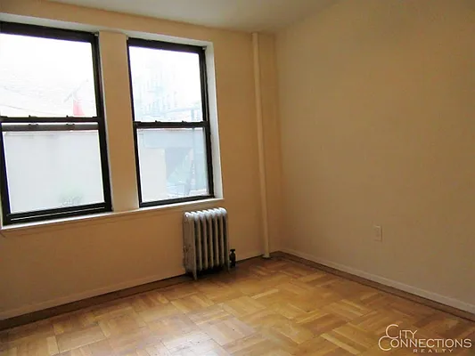 Rented by City Connections Realty | media 2