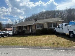 413 S Dartmouth Ln, Altoona, PA 16602