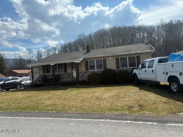 413 S Dartmouth Ln, Altoona, PA 16602