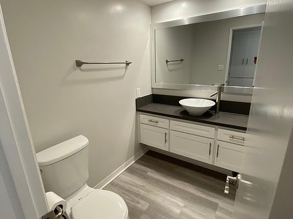 5th image of 350 N Crescent Dr APT 113