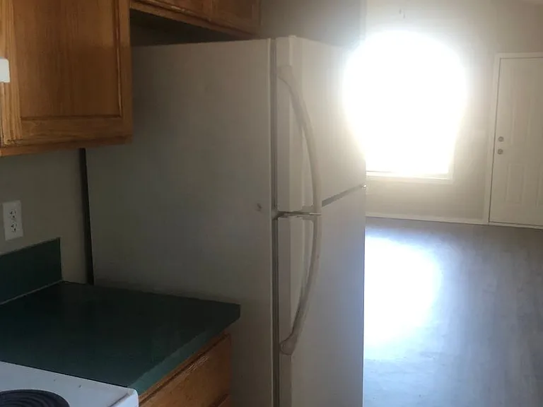 1423 E Dakota Ave — Photo 8