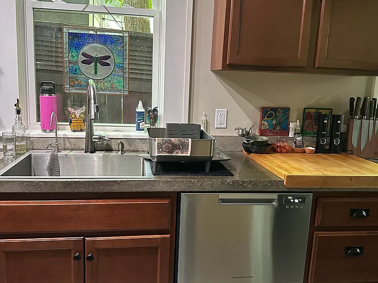 137 Annandale Ave — Photo 7