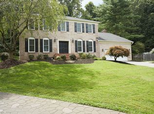 26 Mercy Ct, Potomac, MD 20854