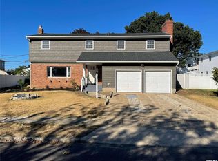 3 Leanore Dr, South Farmingdale, NY 11735
