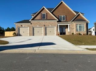 516 Broadgate Rd, Fayetteville, NC 28311