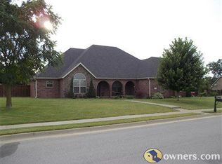 8001 Willowwood Ct, Bella Vista, AR 72762