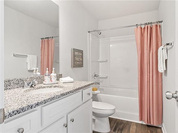 3rd image of 693 Cygnet Ln