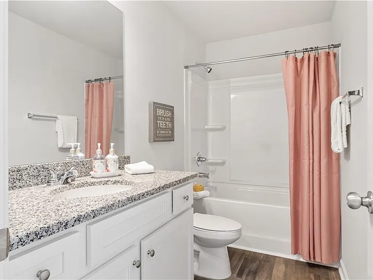 693 Cygnet Ln — Photo 3