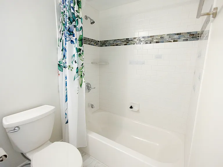 1521 Margaret Ct — Photo 17