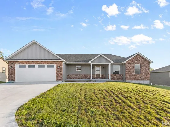 825 Barclay Dr, Farmington, MO 63640