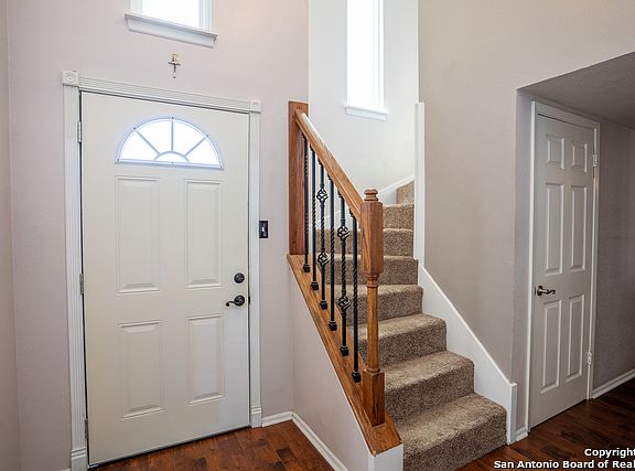 4th image of 4402 Newport Woods St