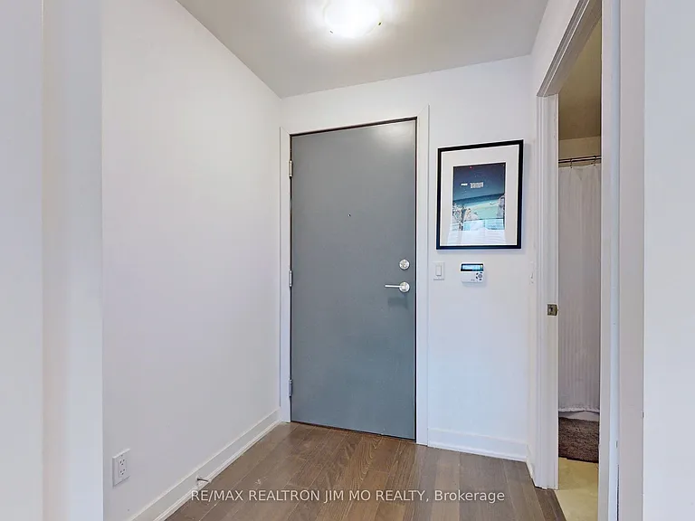 199 Richmond St W #2105 — Photo 22